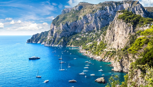 Без коронавирус на островoт Капри, Италијанците „крадат“ туристи од Шпанија и Грција