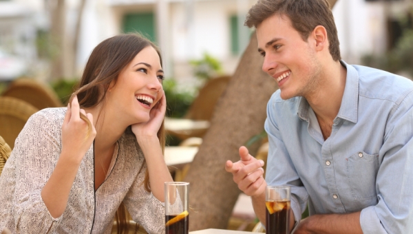 Пет работи кои откриваат дека на потенцијалниот партнер му се допаѓате